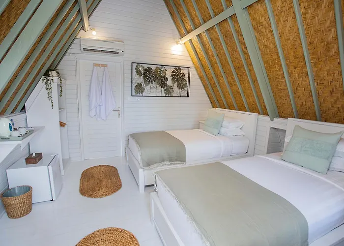 D'yuki Huts レンボンガン島