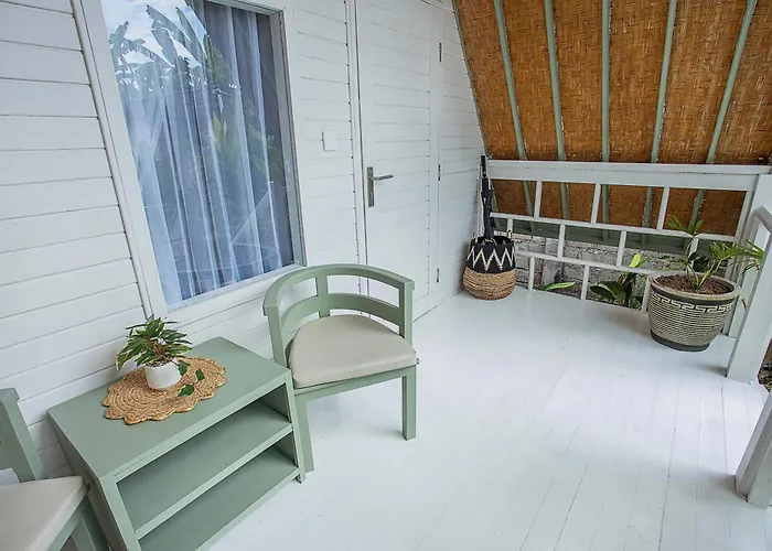 D'yuki Huts ロッジ レンボンガン島